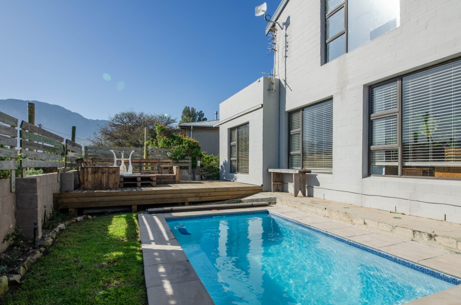 4 Bedroom Property for Sale in Pringle Bay Western Cape